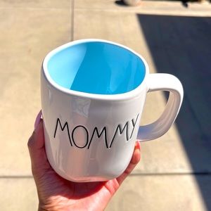 Rae Dunn MOMMY mug